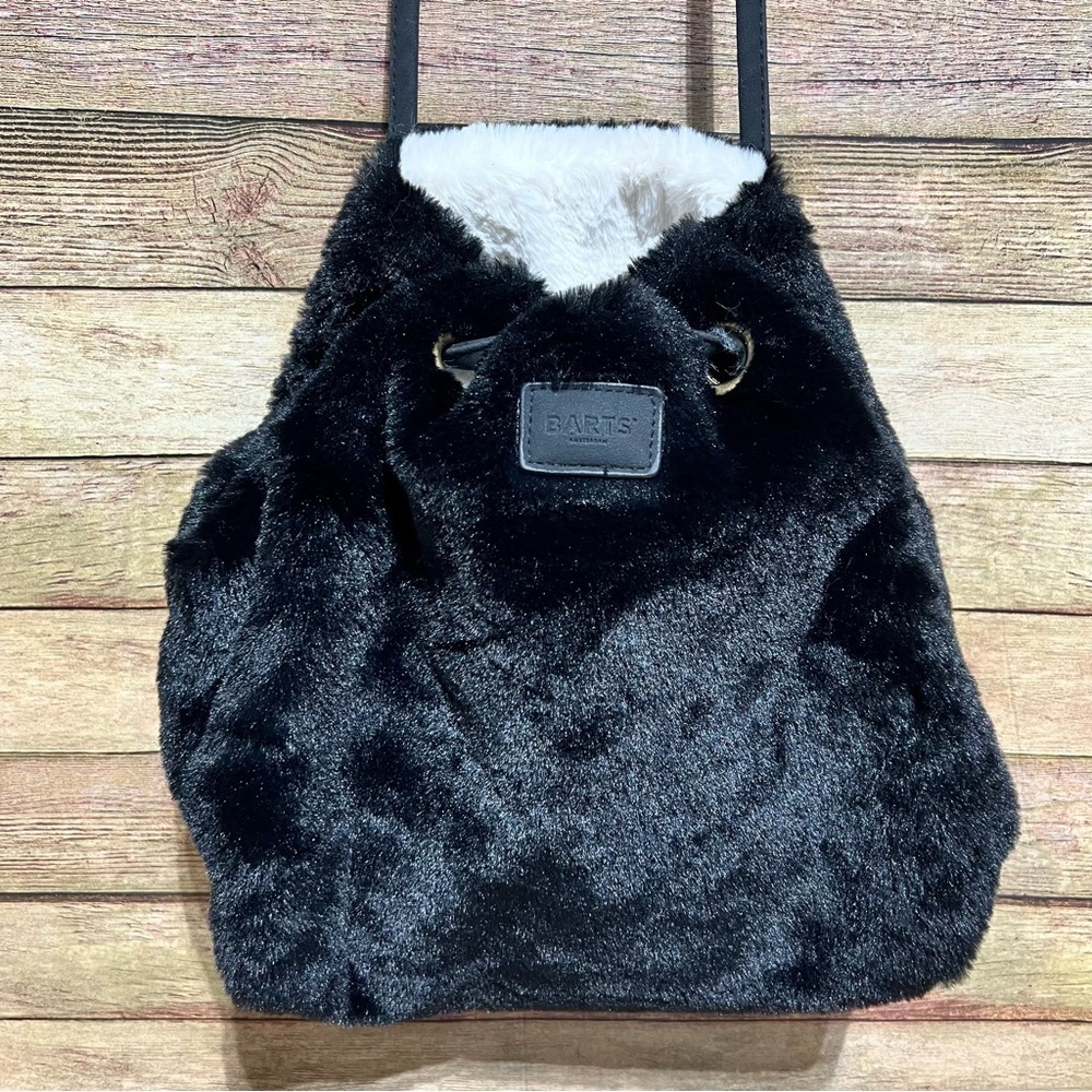 Barts Fuzzy Bucket Bag